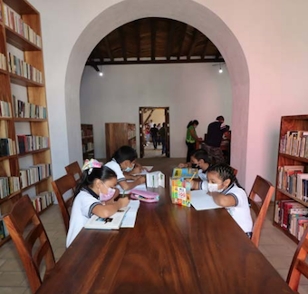 Biblioteca Gabriel López Chiñas, proyecto de interés social apoyado por la FAHHO