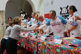 Un batazo solidario por Oaxaca: entregan $10 millones de pesos a 148 proyectos sociales a través de Home Runs Banamex 2025