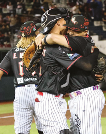 “Sin hit ni carrera” en el adiós del Eduardo Vasconcelos