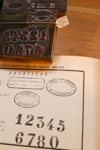 Clichés, pesas postales y linotipos: piezas del fondo reservado José L. Cossío