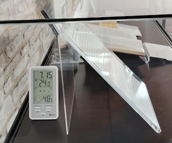 Detrás de una vitrina: el clima que protege los documentos